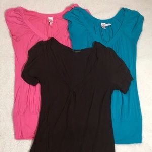 Rue21 / Twenty One V neck lot